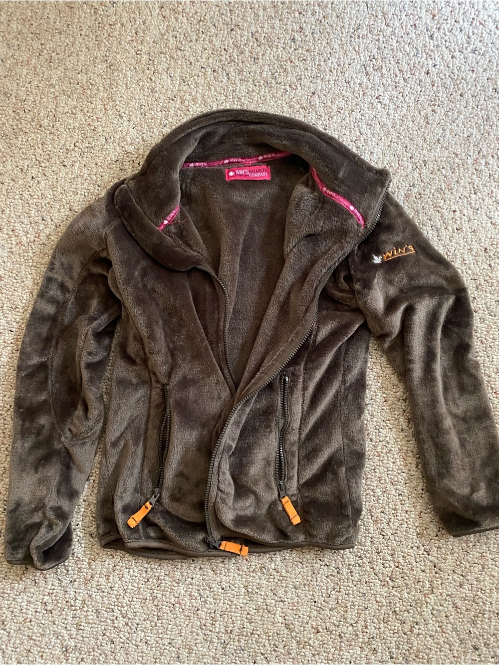 Cozy Brown Fleece Jacket with Zip Pockets - WIN’s